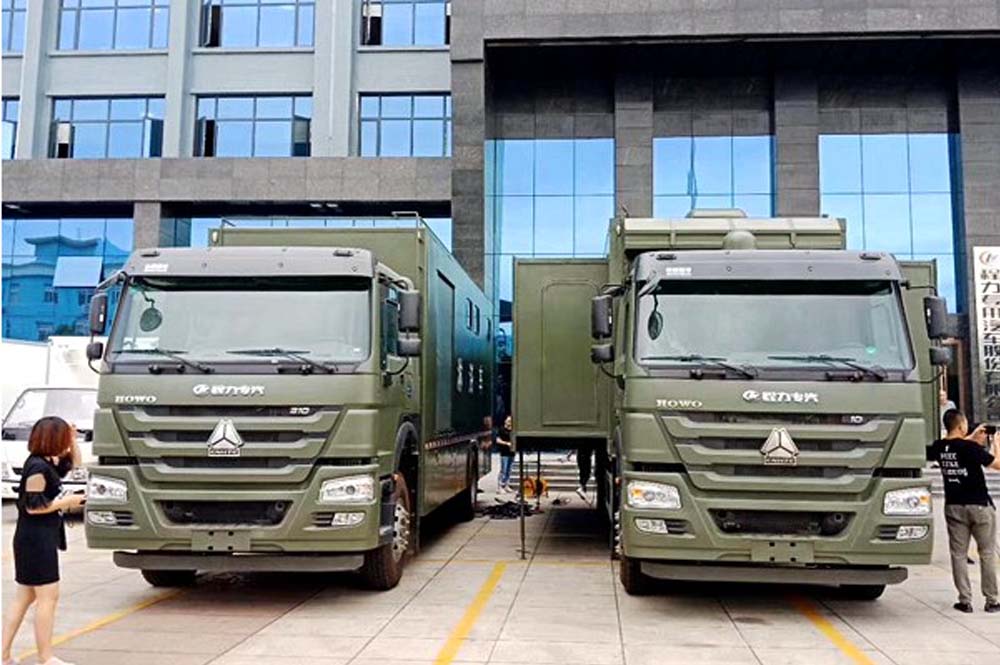重汽豪沃單批次6人淋浴車(chē)圖片2